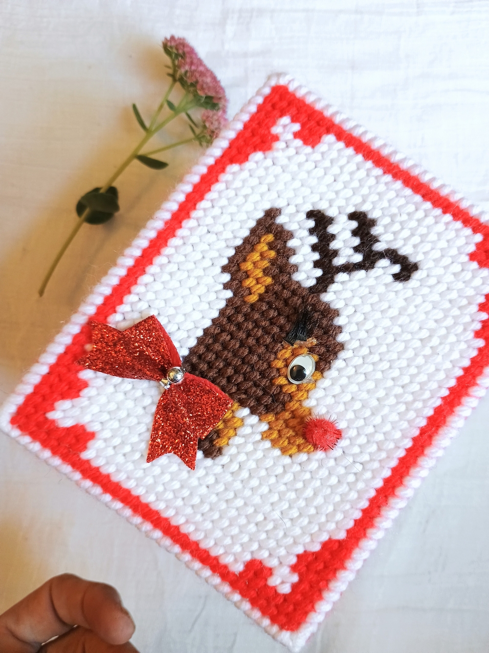 ⛄ CHRISTMAS CORE ⛄ VTG Kitschy, Cross-Stitch, Tissue Box, Vintage Christmas